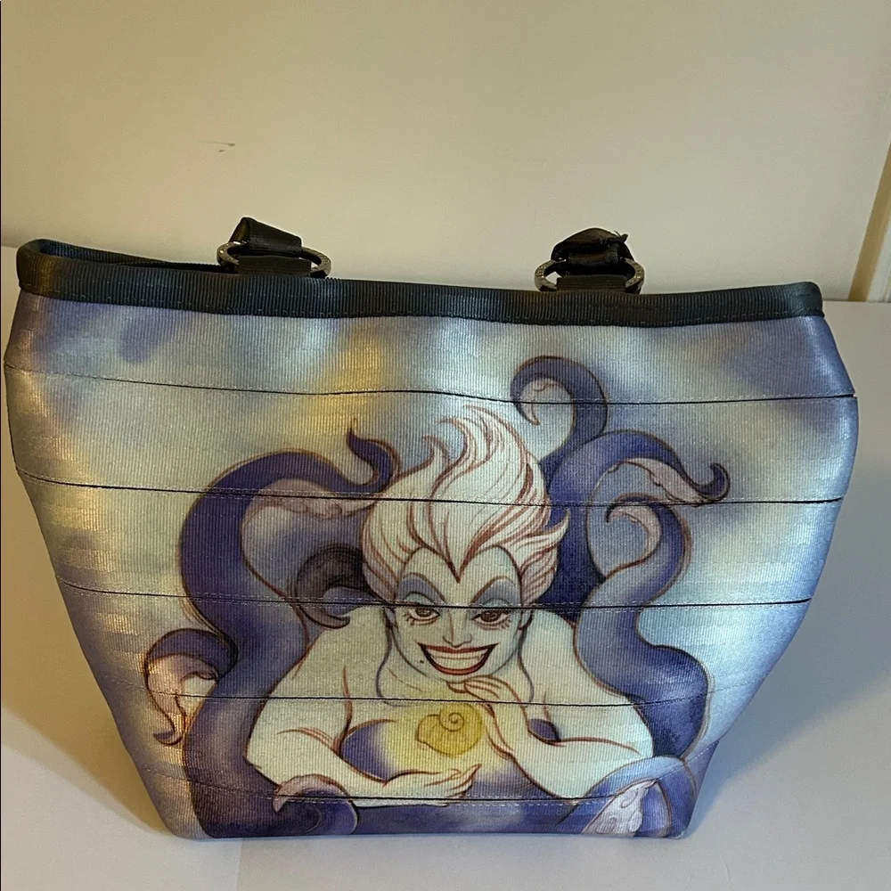 Harveys Seatbelt bag Little Mermaid Good v. Evil series larger size tote - Picture 5 of 16